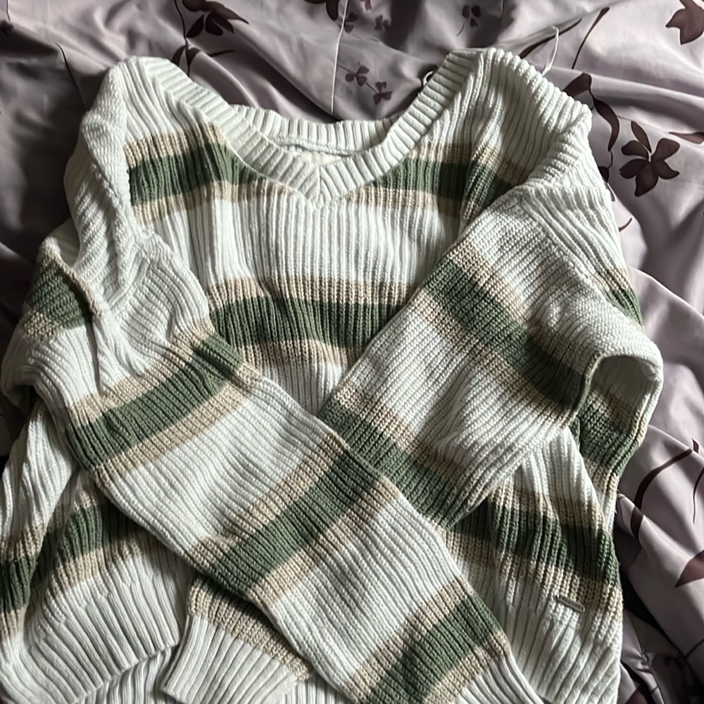 Hollister Sweater Size S